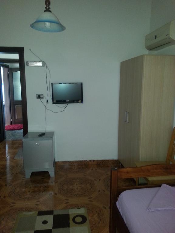 Hotel Ambasador Bahçallëk Habitación foto
